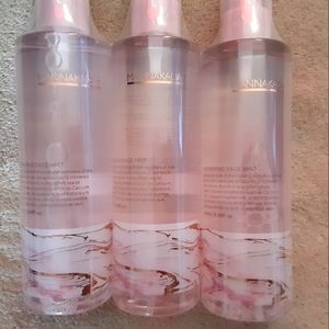 Manna Kadar hydrating face mist